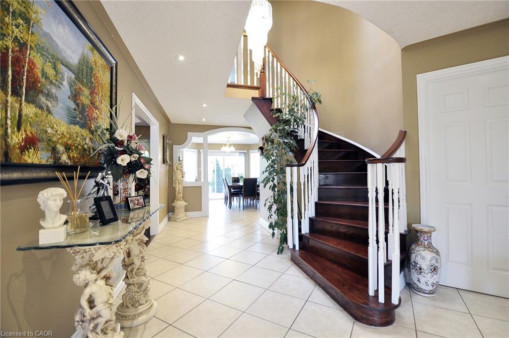 39 Peregrine Crescent Property Photo 11