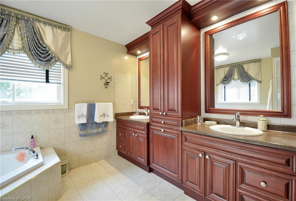 39 Peregrine Crescent Property Photo 20