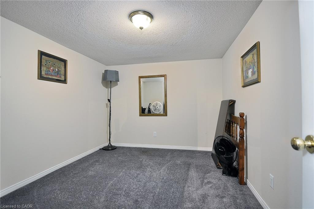 39 Peregrine Crescent Property Photo 30