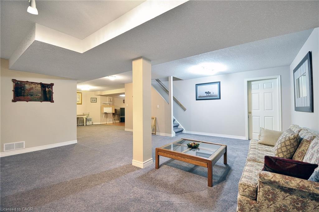 39 Peregrine Crescent Property Photo 31
