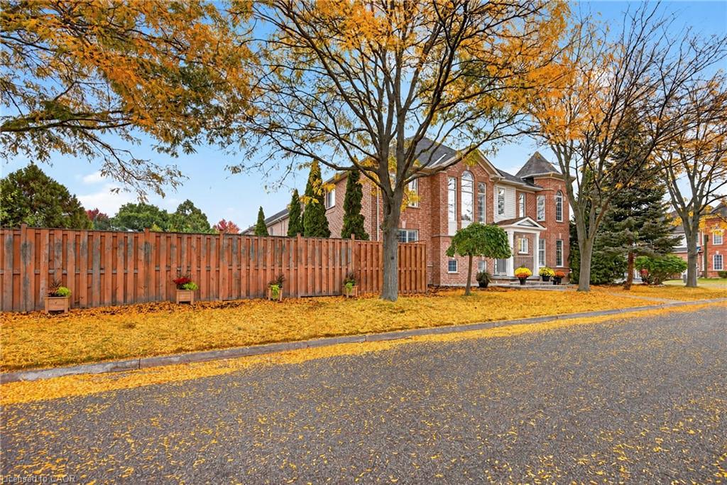 5555 Linwell Place Property Photo 3