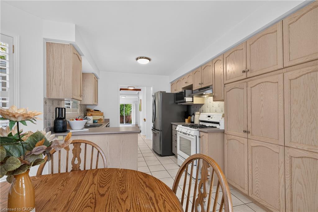 5555 Linwell Place Property Photo 9