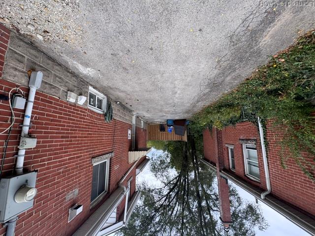 614 Fennell Avenue E Property Photo 2