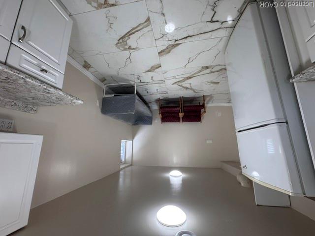 614 Fennell Avenue E Property Photo 3