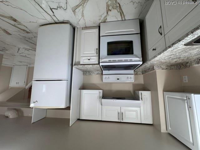 614 Fennell Avenue E Property Photo 13