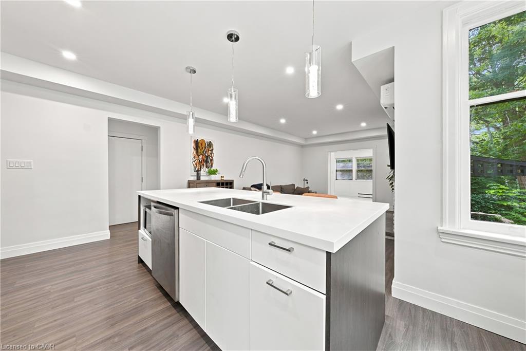2177 Lakeshore Road Property Photo 11
