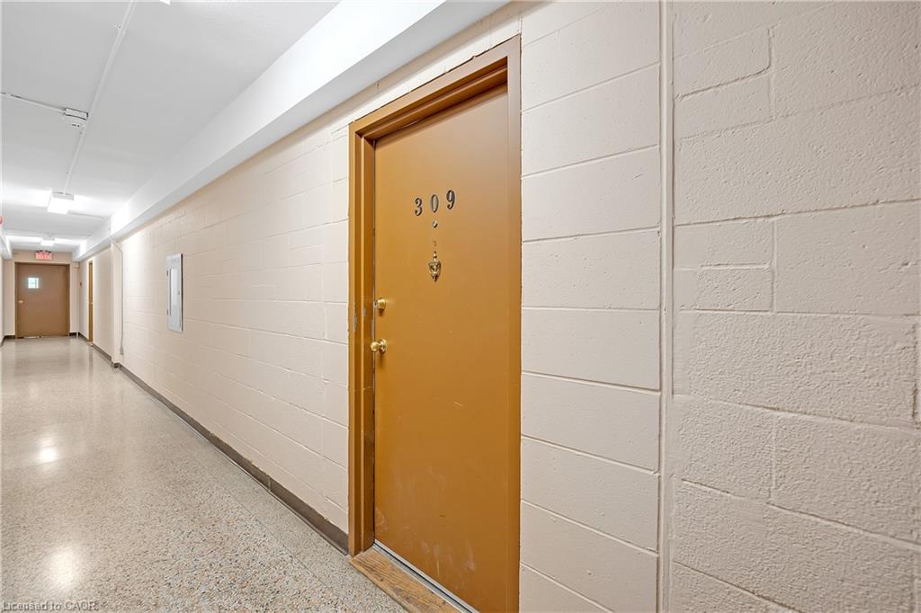 309-836 Concession Street Property Photo 4