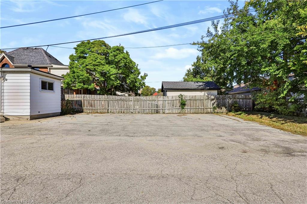 241 Brant Avenue Property Photo 26