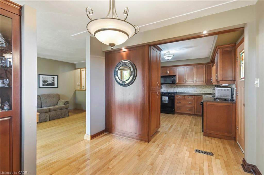 106 Victor Boulevard Property Photo 7