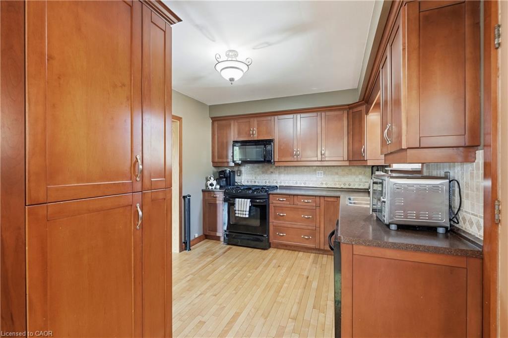 106 Victor Boulevard Property Photo 8