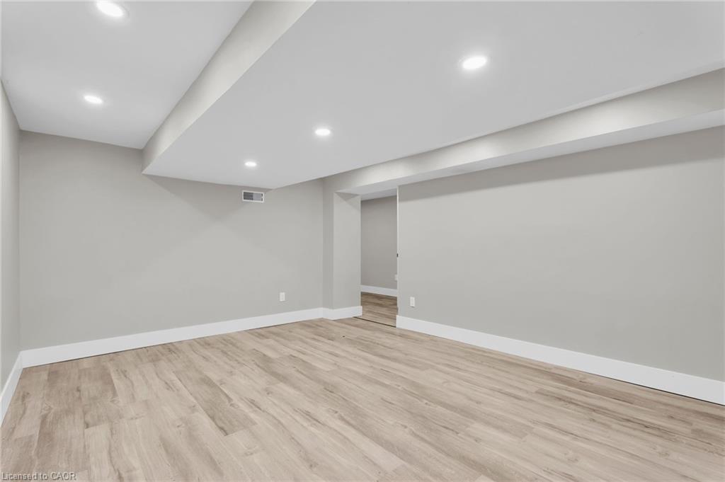 526 King Street E Property Photo 8