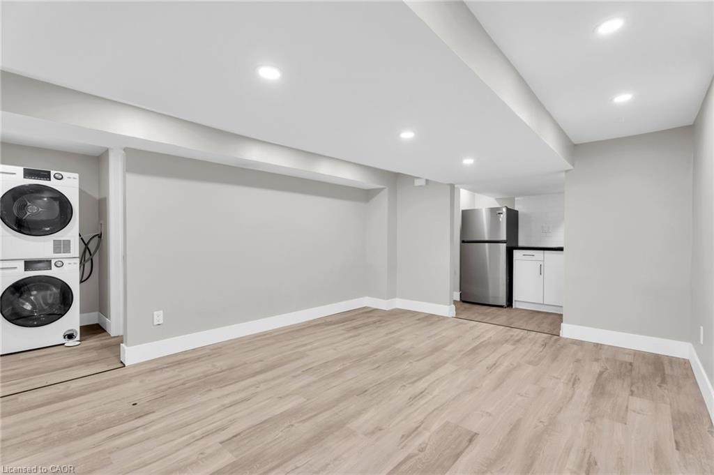 526 King Street E Property Photo 9