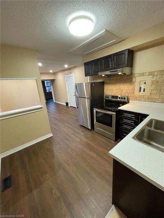 526 King Street E Property Photo 14