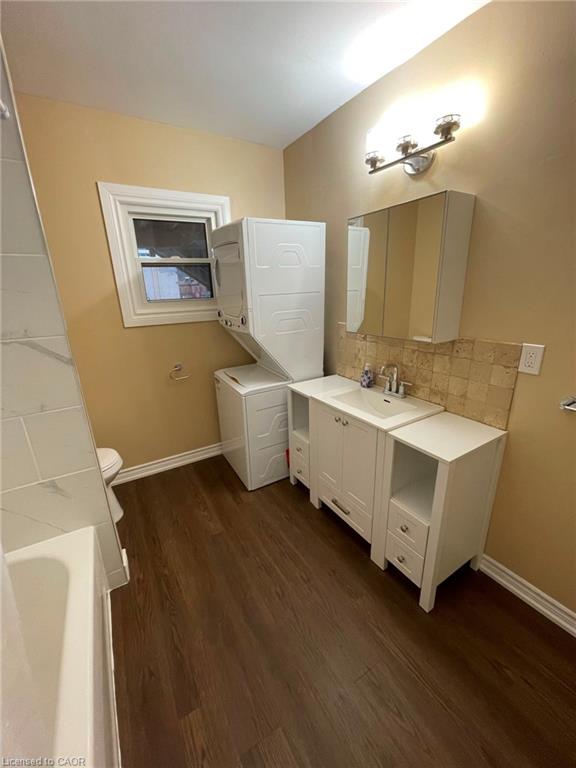 526 King Street E Property Photo 17