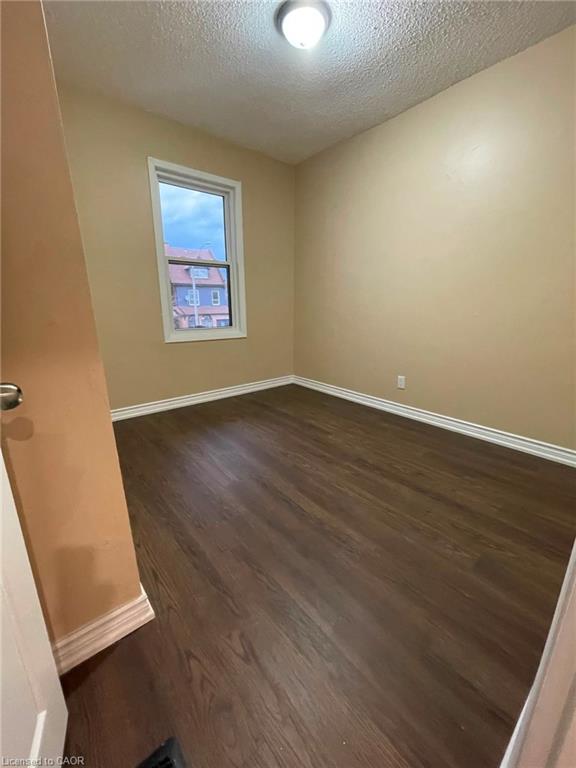526 King Street E Property Photo 21