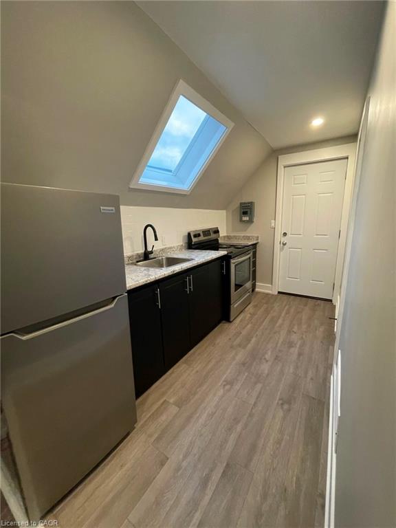 526 King Street E Property Photo 23