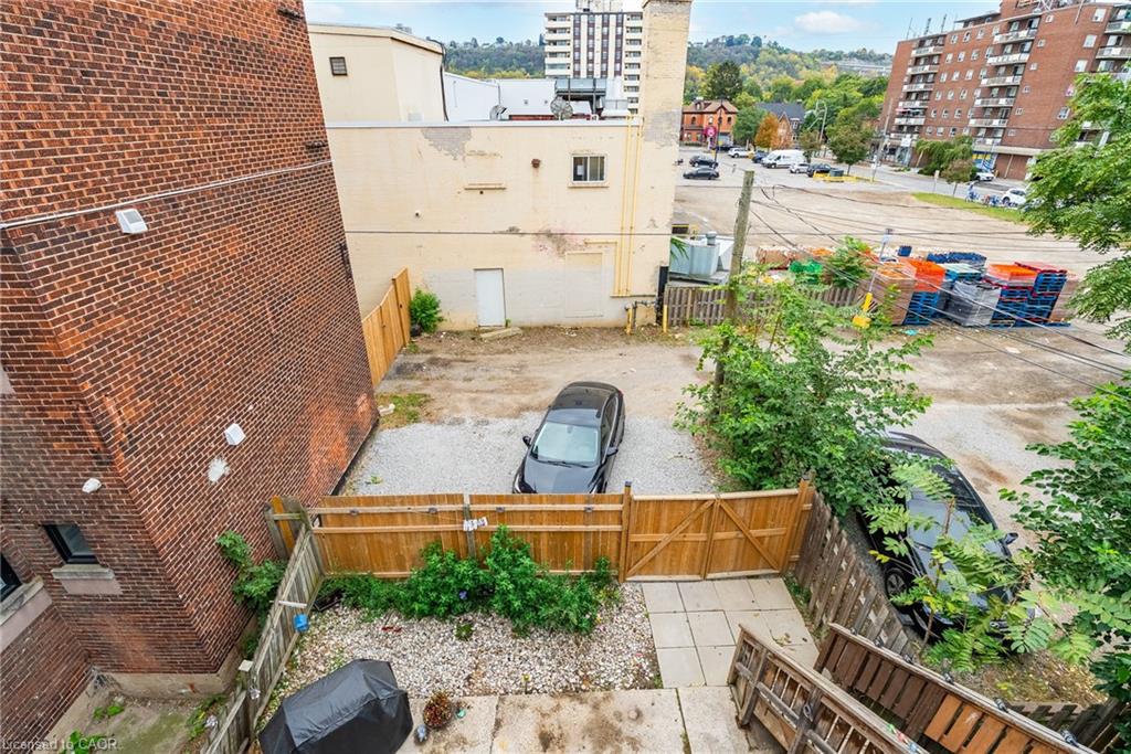 526 King Street E Property Photo 32