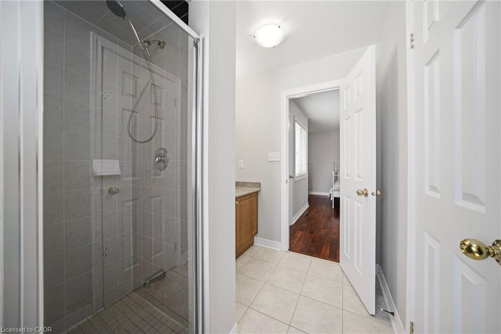 884 Stoutt Crescent Property Photo 24