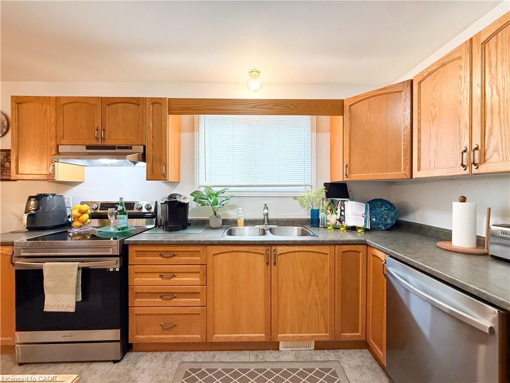 33a Lingwood Drive Property Photo 11