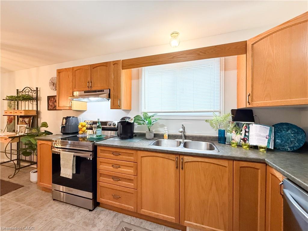 33a Lingwood Drive Property Photo 12