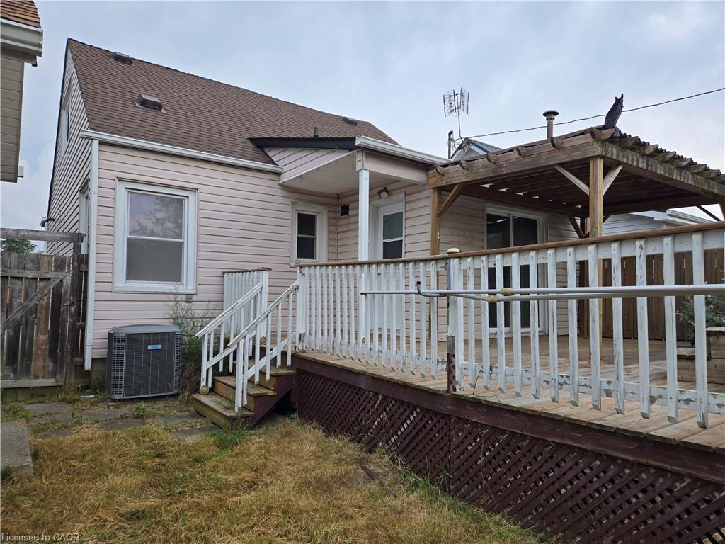 325 Simpson Avenue Property Photo 3