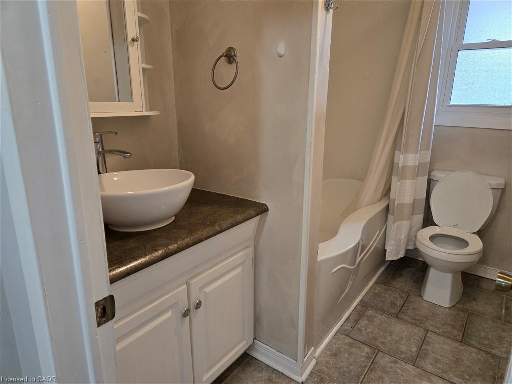 325 Simpson Avenue Property Photo 7