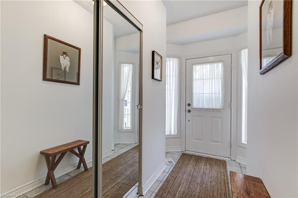 260 Silverbirch Boulevard Property Photo 4