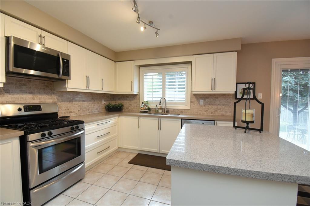 470 Amanda Crescent Property Photo 16
