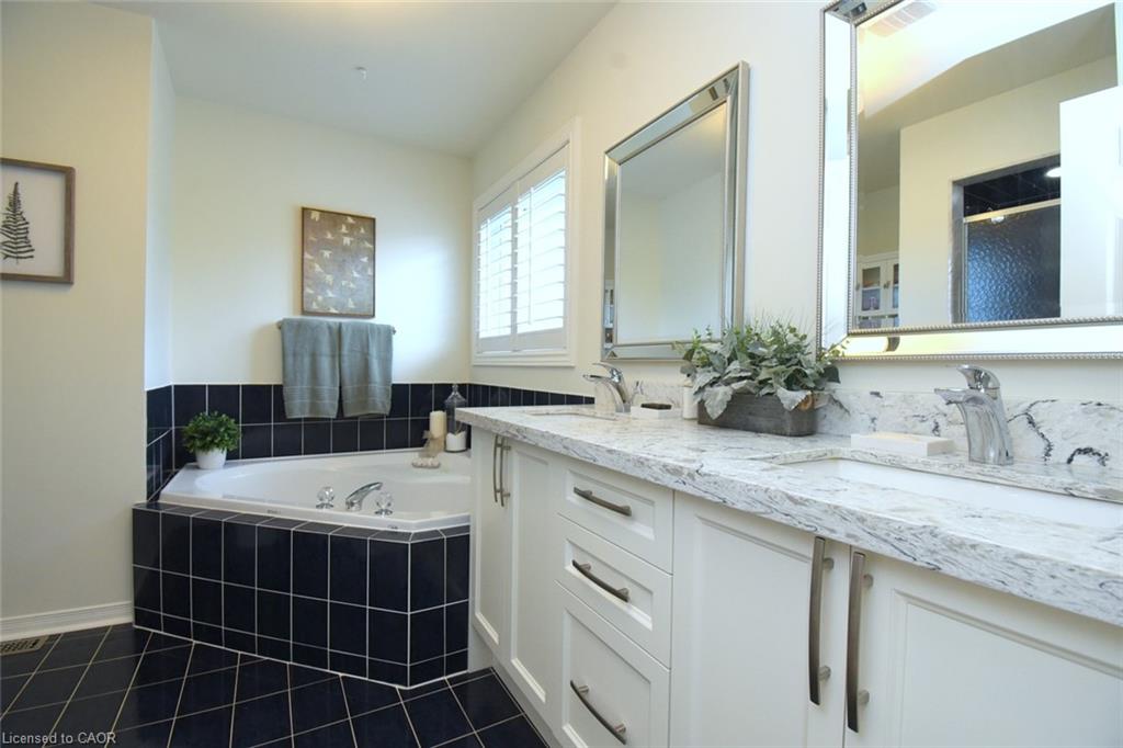 470 Amanda Crescent Property Photo 30