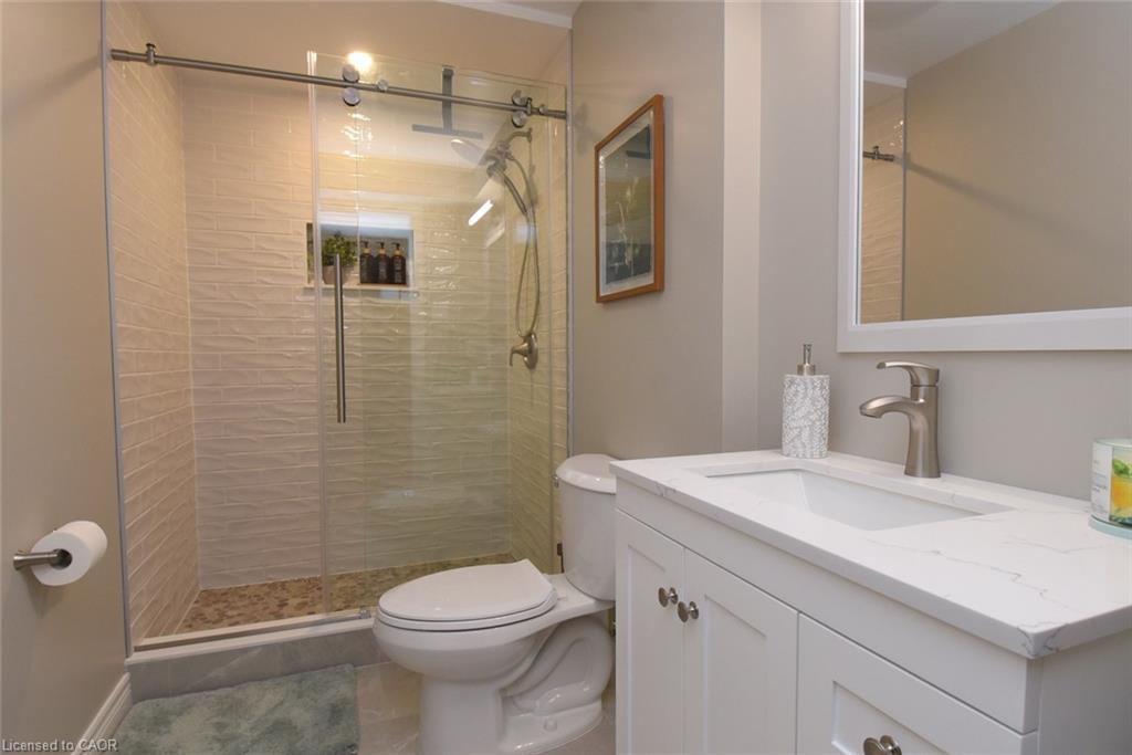 470 Amanda Crescent Property Photo 40