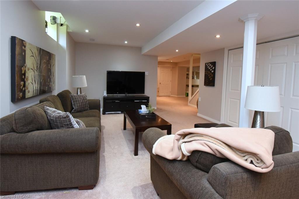 470 Amanda Crescent Property Photo 41