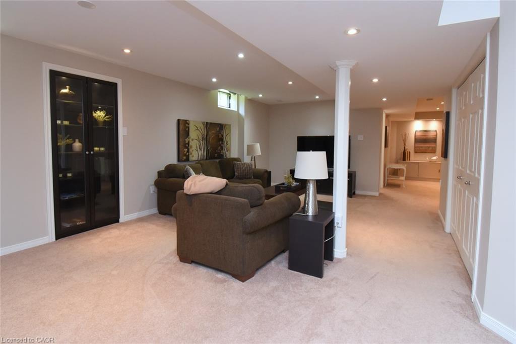 470 Amanda Crescent Property Photo 42