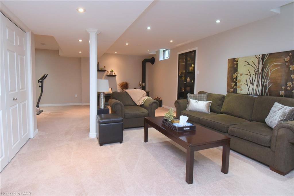 470 Amanda Crescent Property Photo 43