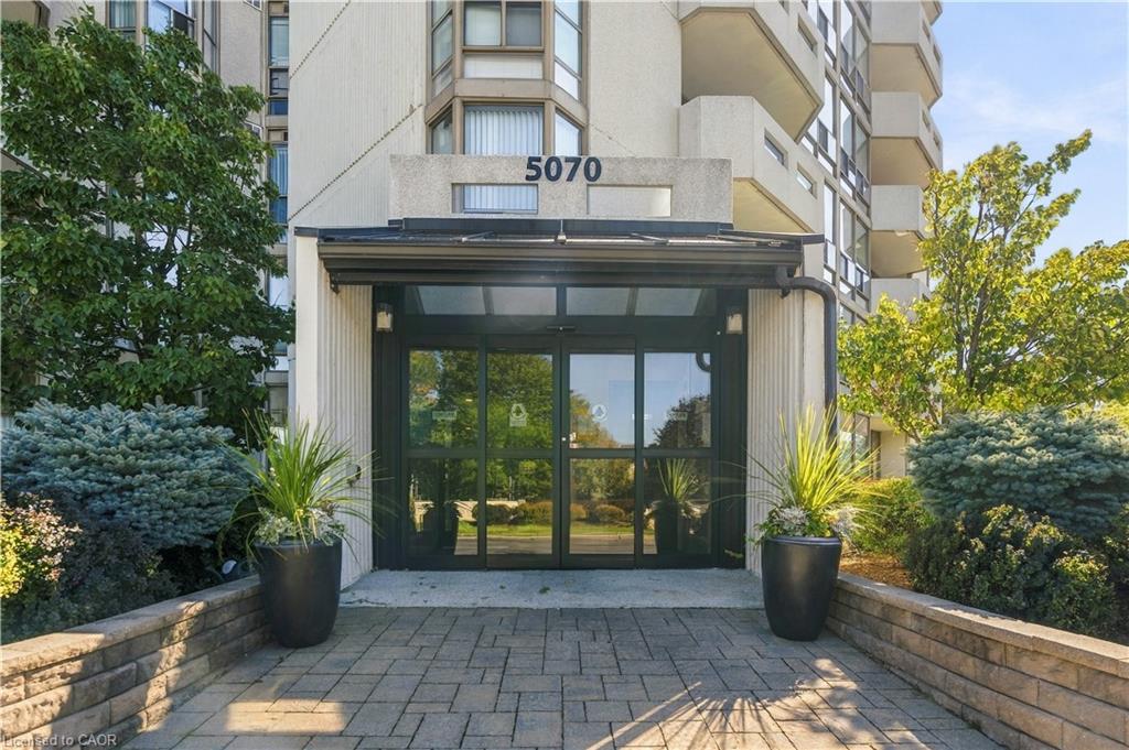 302-5070 Pinedale Avenue Property Photo 3