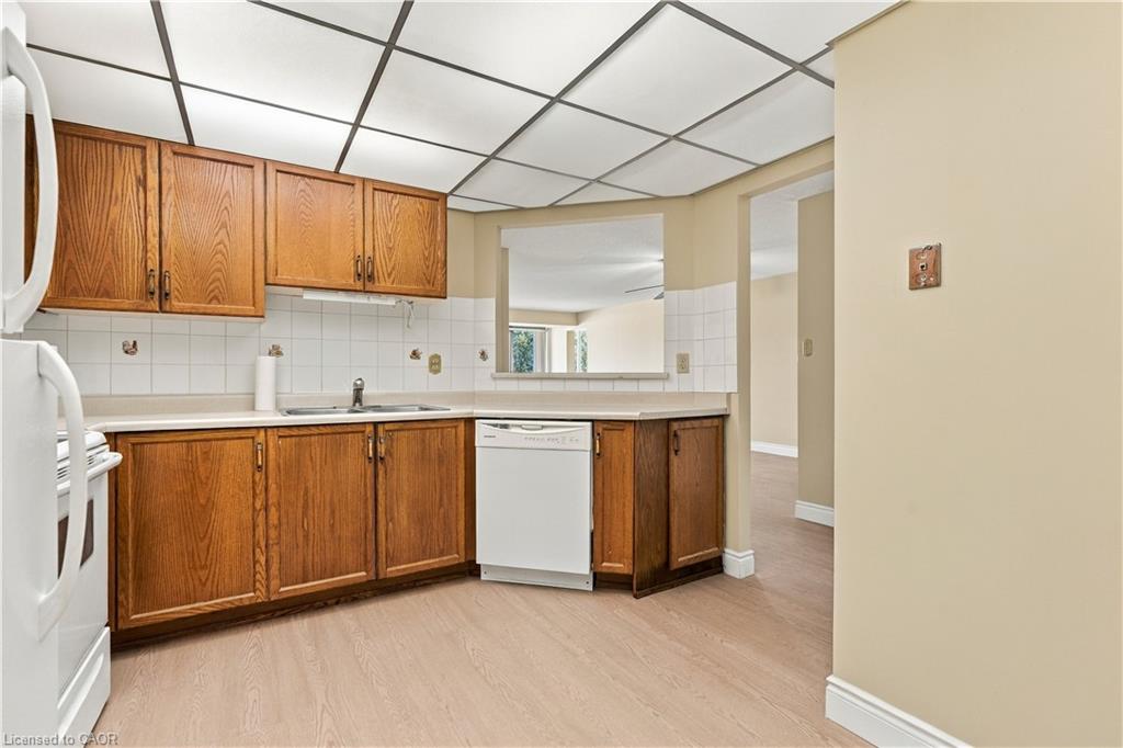 302-5070 Pinedale Avenue Property Photo 8