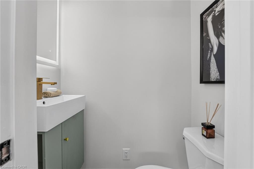 215 Paling Avenue Property Photo 24