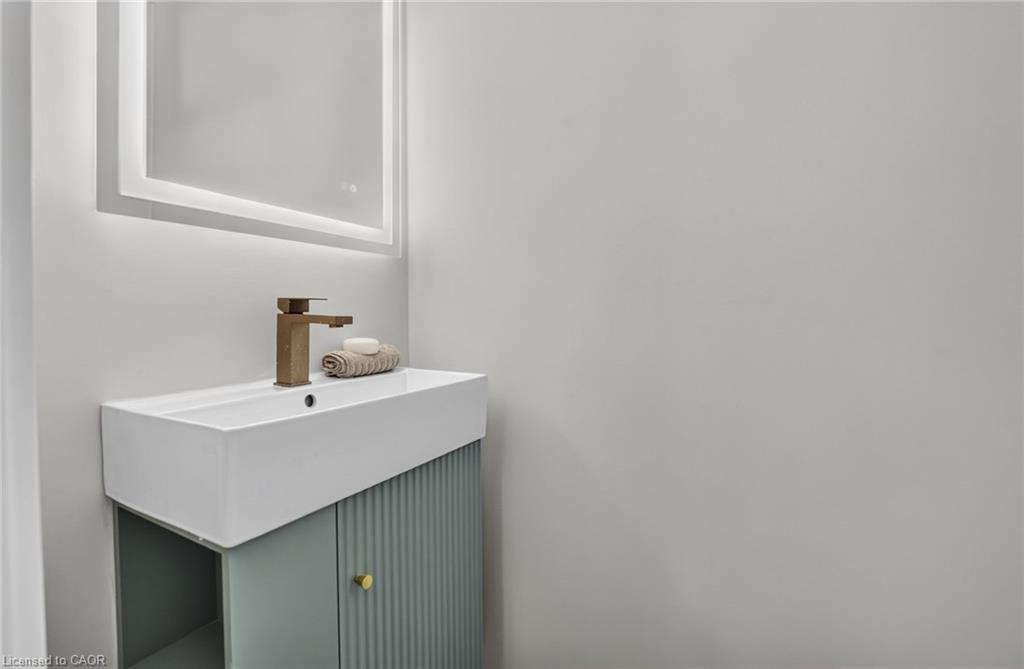 215 Paling Avenue Property Photo 25