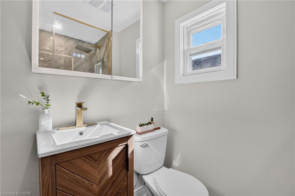 215 Paling Avenue Property Photo 32