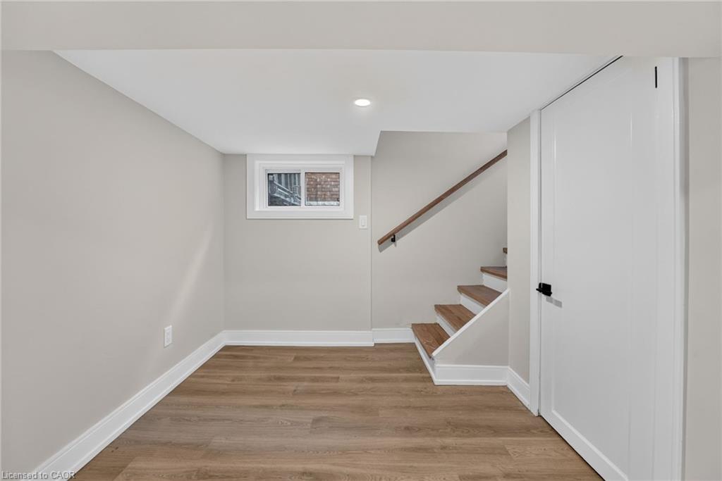 215 Paling Avenue Property Photo 34