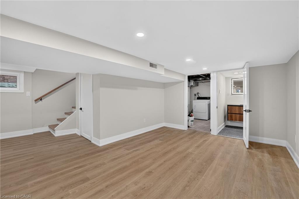215 Paling Avenue Property Photo 37