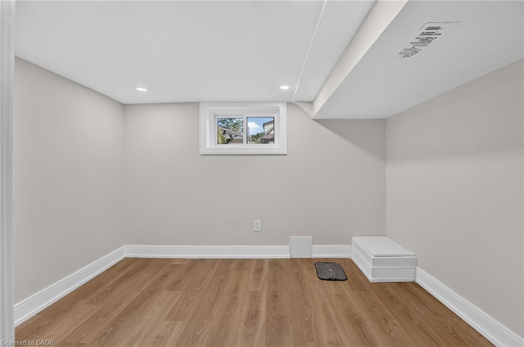 215 Paling Avenue Property Photo 39
