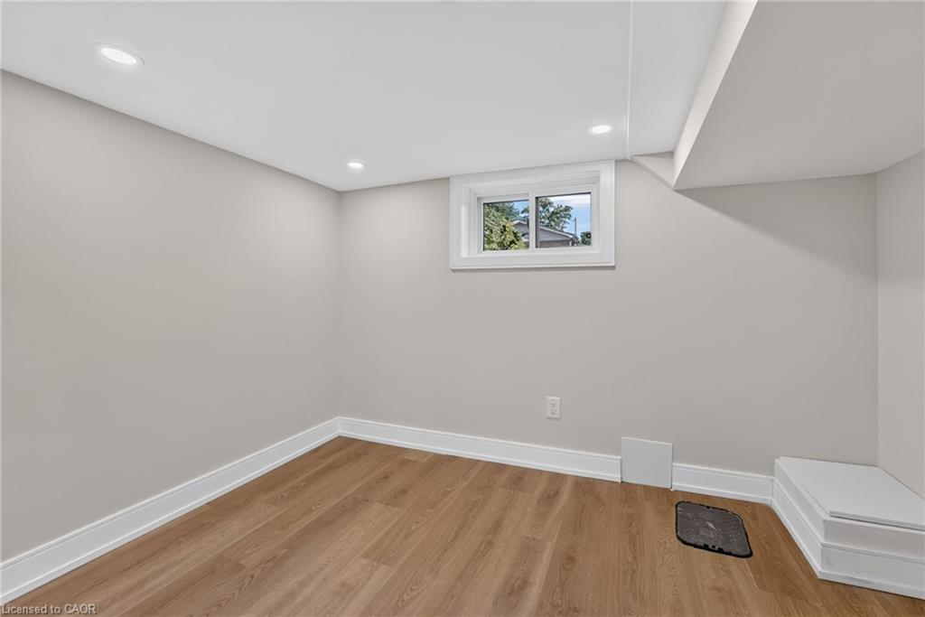 215 Paling Avenue Property Photo 40