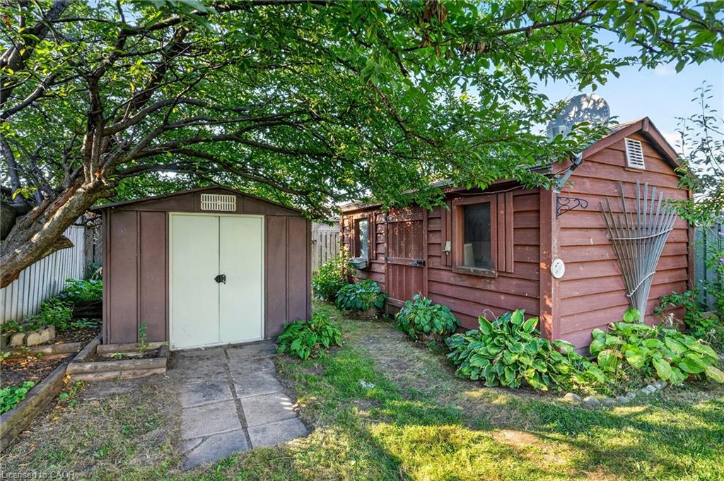 215 Paling Avenue Property Photo 46