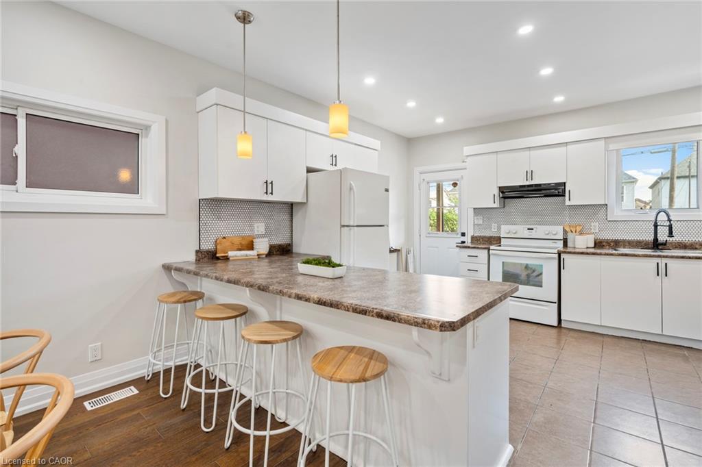23 Somerset Avenue Property Photo 8