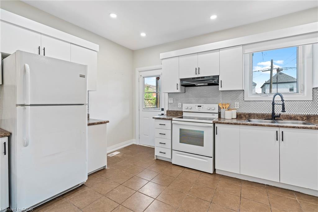 23 Somerset Avenue Property Photo 9