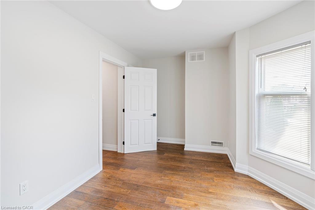 23 Somerset Avenue Property Photo 13