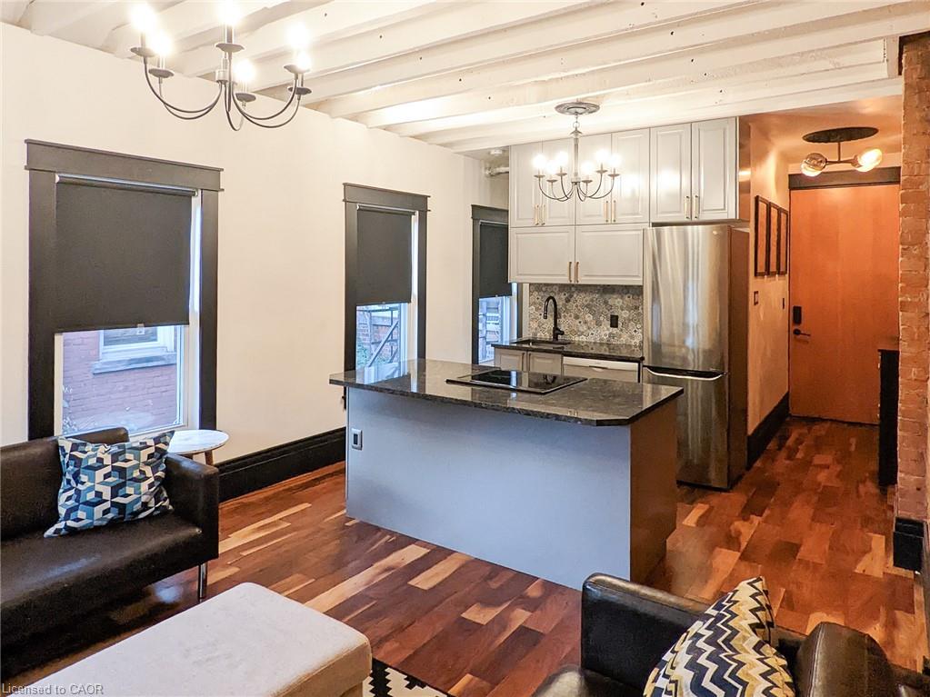 158 Hunter Street E Property Photo 10