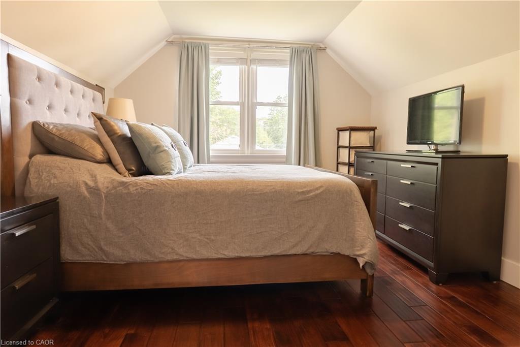 8 Cameron Avenue Property Photo 18