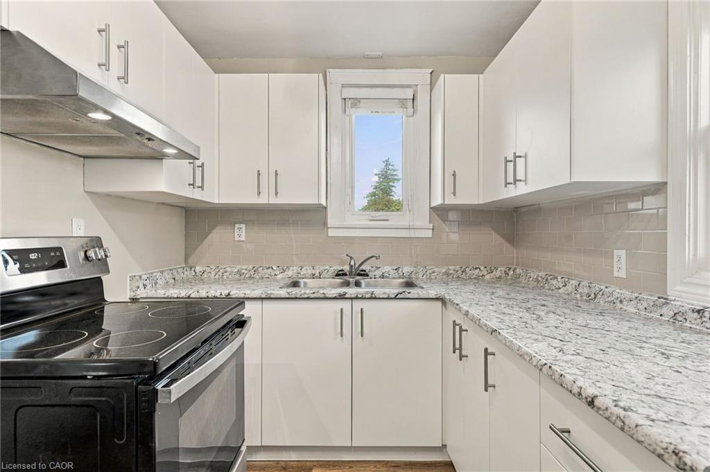 8541 Airport Road Property Photo 10