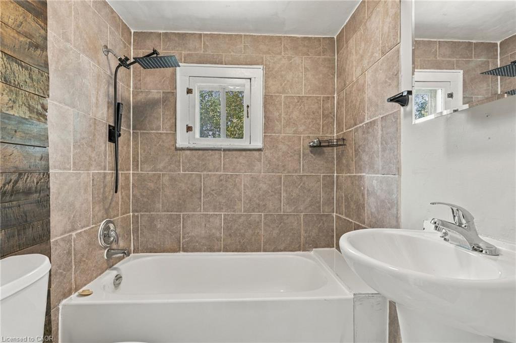 8541 Airport Road Property Photo 27